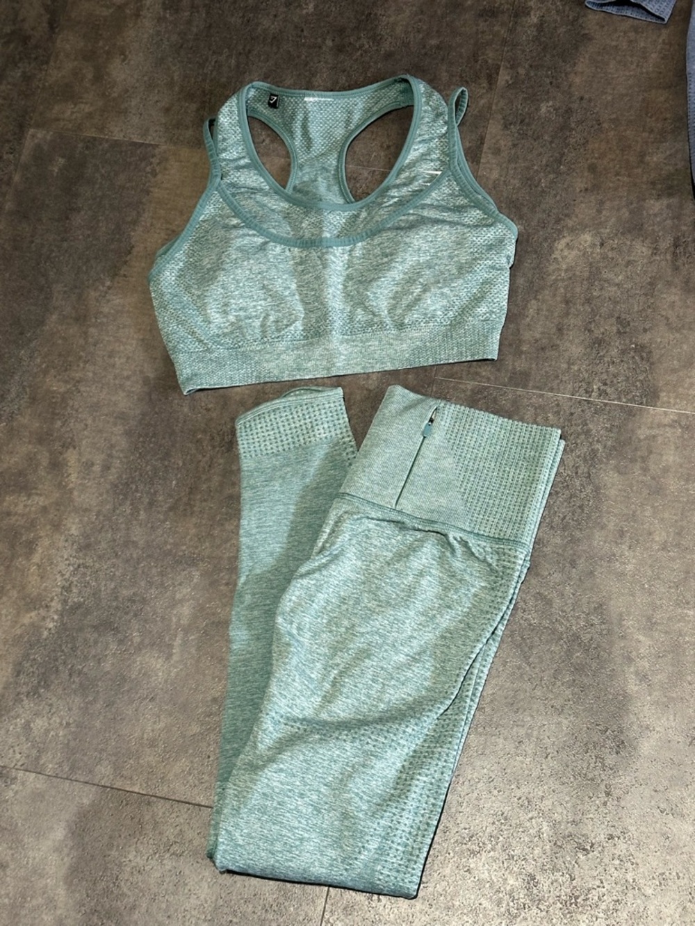Gymshark Women's Minty Green Seamless Sports Bra & Leggings Set